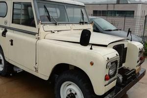 Land Rover Defender 88