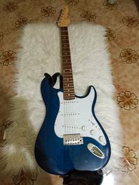 vendersi chitarra elettronica 