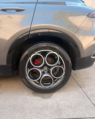 Set 4 cerchi in lega Alfa Romeo Tonale da 18”