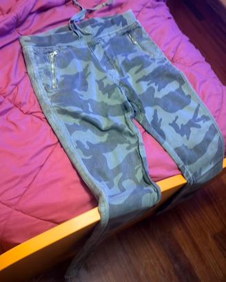Pantaloni zuiki