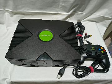 Xbox Classic revisionata con cavo e joystick 