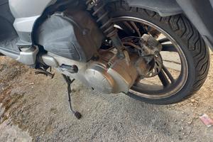 scooter Peugeot Tweet 150