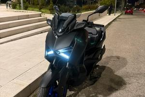 X-Max 2024 300cc TRATTABILE