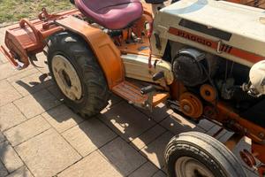 Trattore agricolo piaggio T111 con Accessori