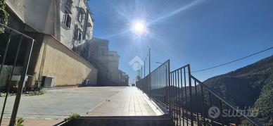 3 LOCALI A VIETRI SUL MARE