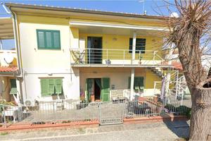 Immobile in asta di 112 m² con più di 5 locali e b