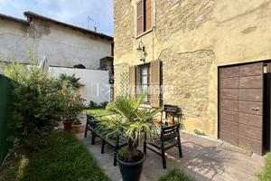 CASA INDIPENDENTE A SAN ZENO CON DUE APPARTAMENTI