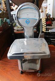 bilancia vintage in acciaio da 2 kg Arsa per vendi