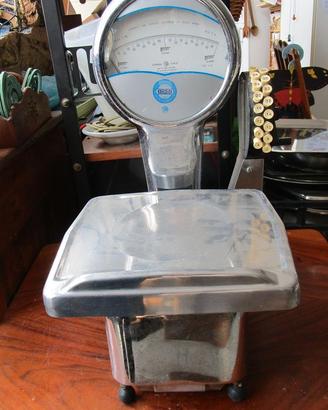 bilancia vintage in acciaio da 2 kg Arsa per vendi