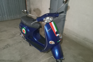 Piaggio vespa scooter 151