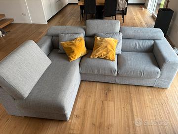 Divano con chaise longue