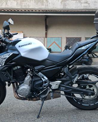 Kawasaki z650 2019 - 3850 km 