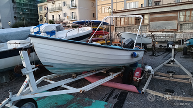 Barca 4mt circa + carrello
