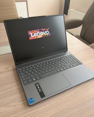 Lenovo Ideapad slim 3 - Intel Core I7 - 15.3”