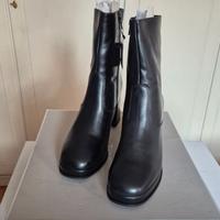 Stivali Tronchetti Donna n.39 pelle neri Tamaris