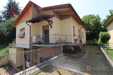 Casa indipendente di 157 m² con 5 locali e box aut
