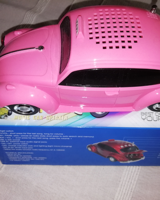 Radio a forma di macchina