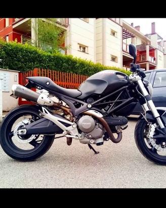 Monster 696