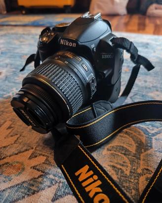 Reflex Nikon D3100 con doppio obiettivo e vari acc