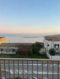 Appartamento quadrivani con vista mare