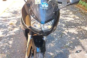 Moto Kawasaki ER 6F