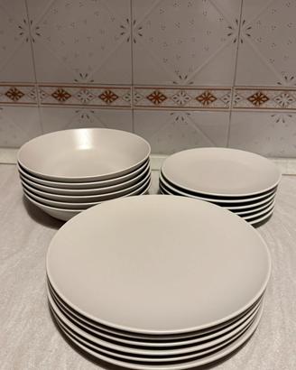 Servizio piatti 18 pezzi Ikea completo