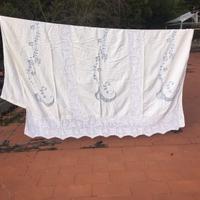 Tendone cotone ricamato e uncinetto