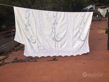 Tendone cotone ricamato e uncinetto