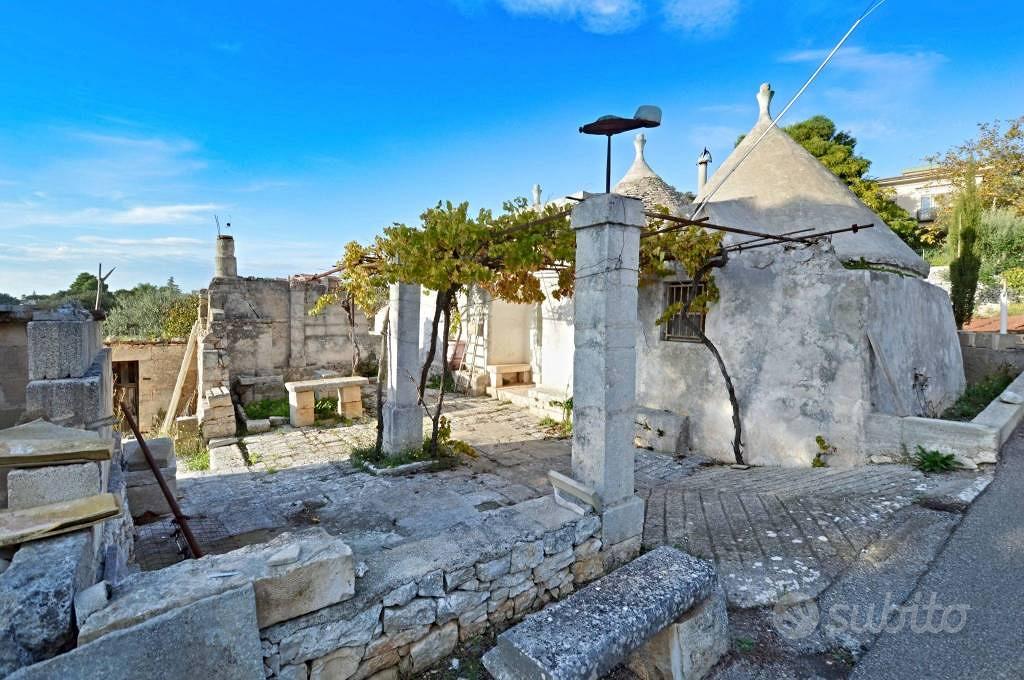 Rustico / Casale di 97 m² con più di 5 locali a Pu - Altro