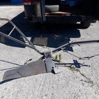 aratro da giardino vecchio 