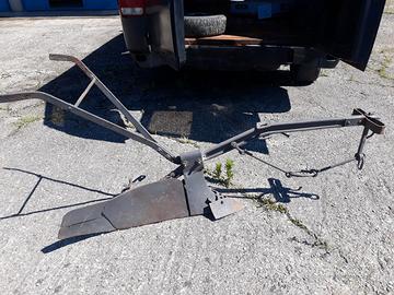 aratro da giardino vecchio 