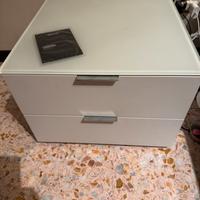 Molteni comodino bianco con piedini in acciaio e v