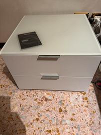 Molteni comodino bianco con piedini in acciaio e v