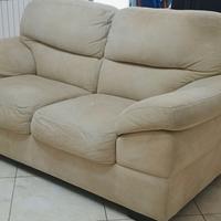 Divano 2 posti  beige comodissimo