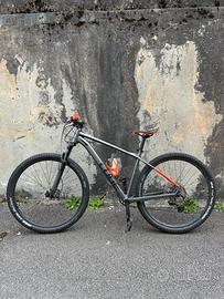 Bicicletta CUBE reaction pro