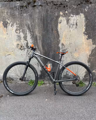 Bicicletta CUBE reaction pro