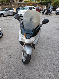 Piaggio X8 200