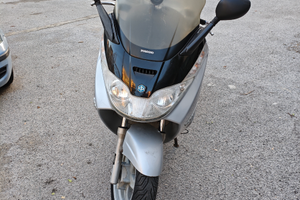 Piaggio X8 200