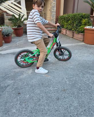 Bici elettrica  per bambini cvm con doppia velocit