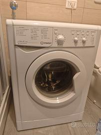 Lavatrice slim INDESIT IWSC 61052 C ECO IT