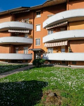 Appartamento di 131 m² con 3 locali a Ambivere