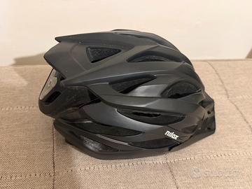 casco per monopattino o bici