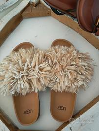 sandali UGG