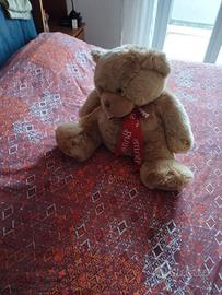 PELUCHE