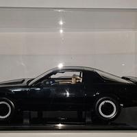 KITT SUPERCAR  1:8 con teca e fascicoli 