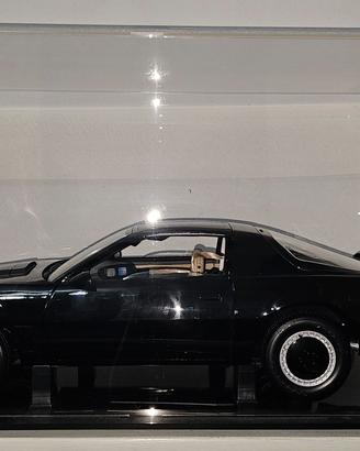KITT SUPERCAR  1:8 con teca e fascicoli