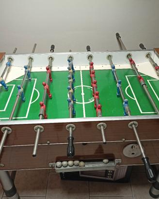 calcio balilla.  bigliardino
