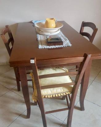 Tavoli con sedie