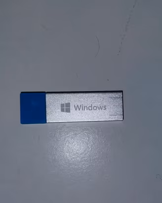 Licenza "Windows 10 Pro (per PC 32/64 bit)"