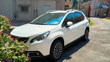 Peugeot 2008 autocarro n1